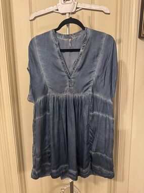 Women’s Washed Blue V-Neck Tunic Dress